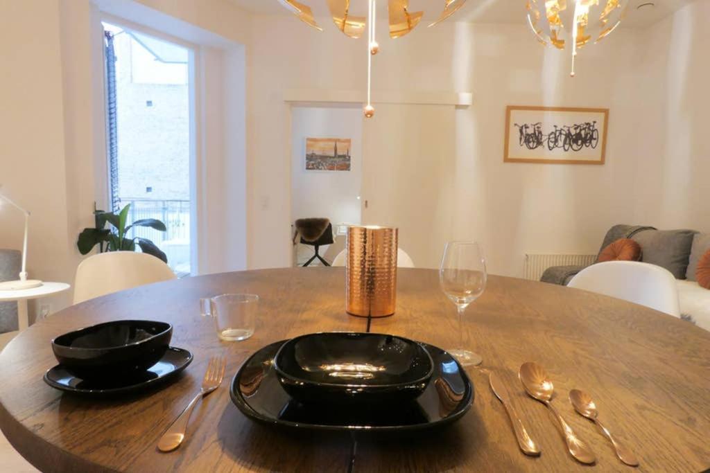 Exquisite Apartment, Most Convenient Location, Apt 5. Копенхаген Екстериор снимка